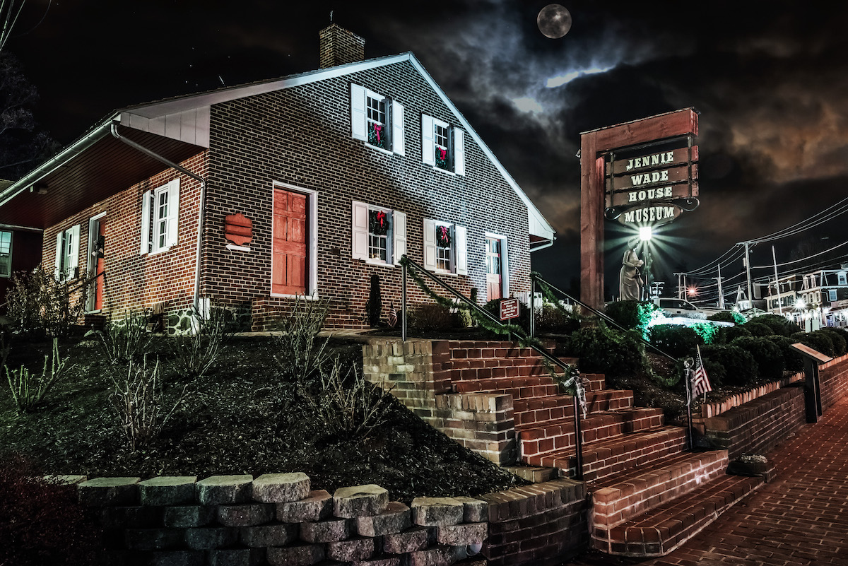 The Jennie Wade House at night in Gettysburg, Pennsylvania, a haunted location on the US Ghost Adventures Gettysburg ghost tour