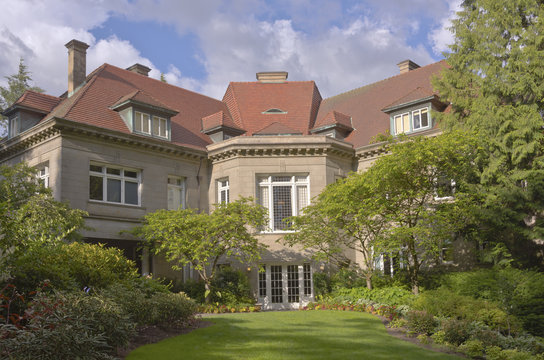 photo shows the facade of the pittock mansion