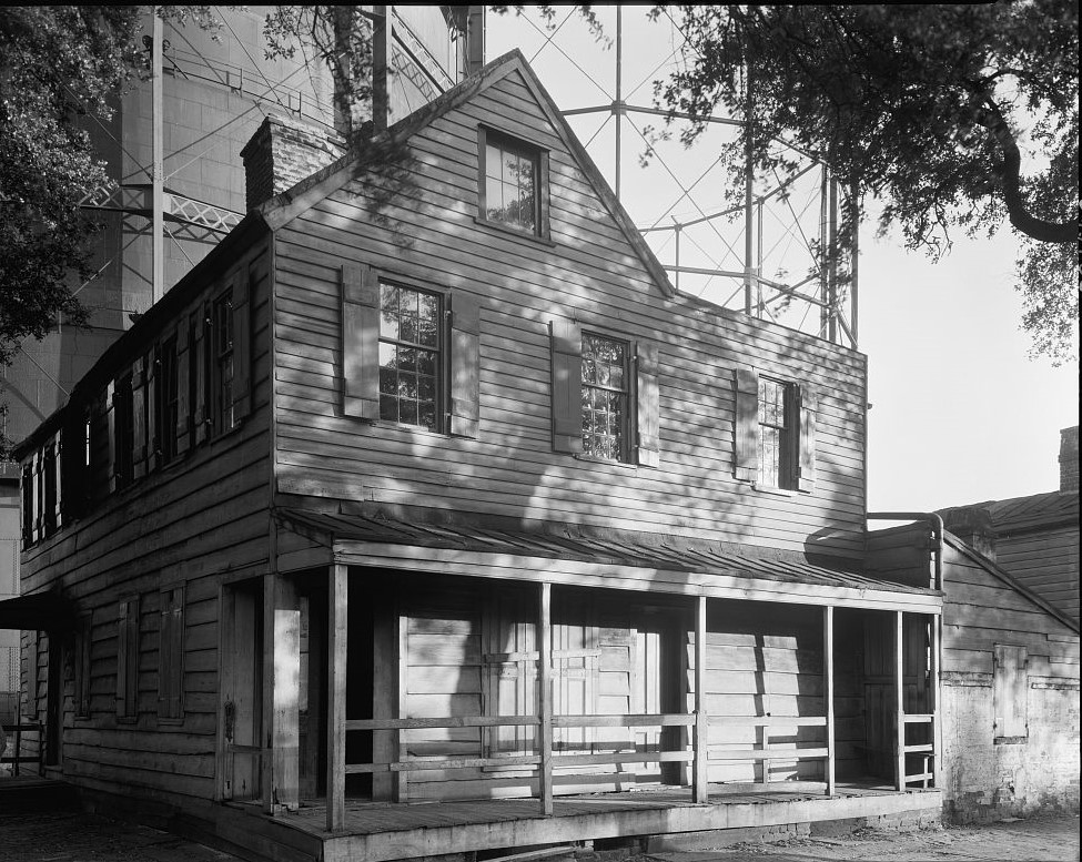 photo shows the pirates house in black and white