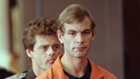 Jeffrey Dahmer in orange prison jumpsuit in court