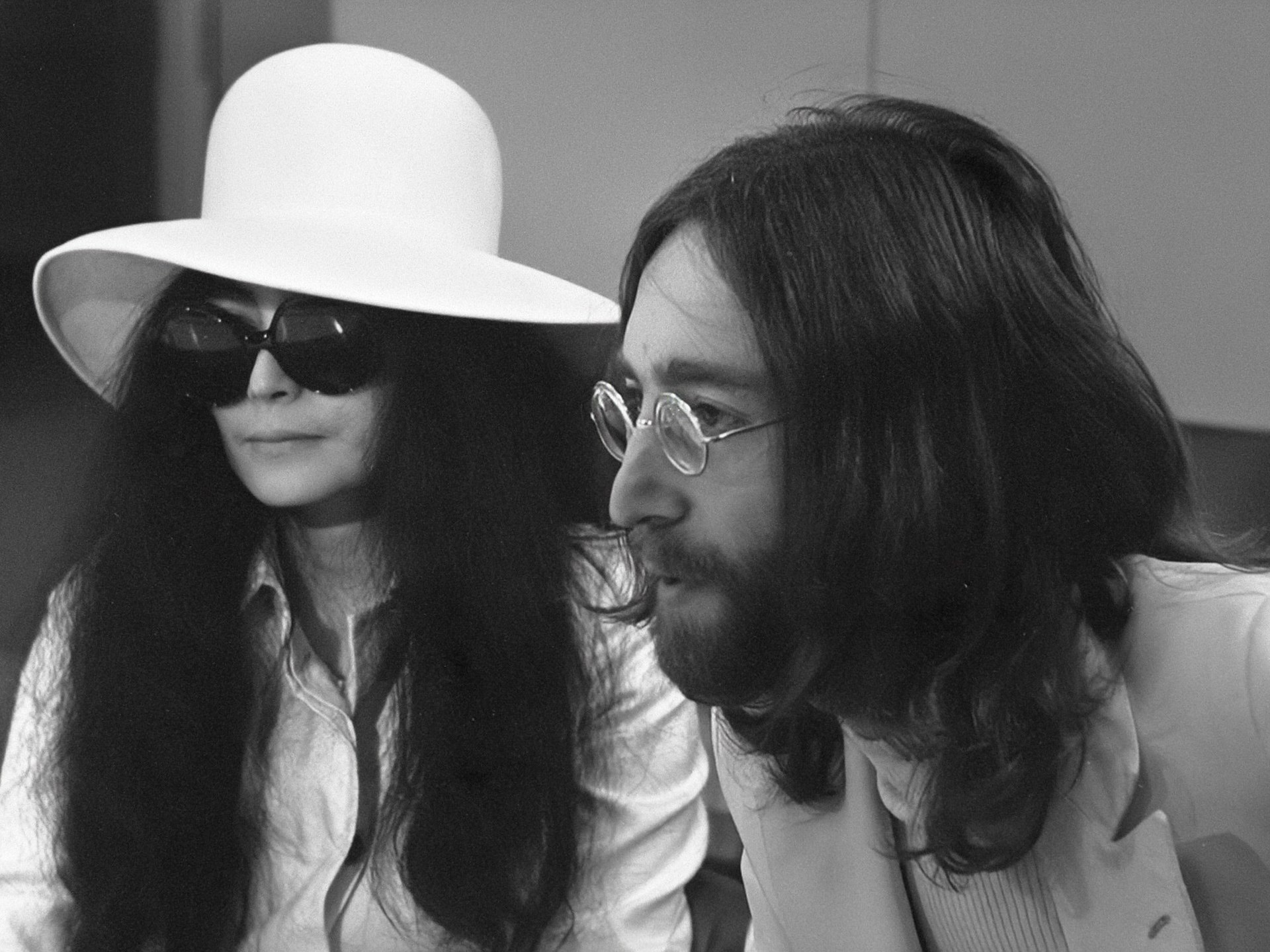 photo of Yoko Ono and John Lennon