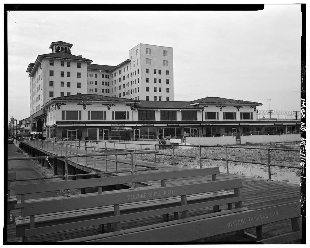 A black and white version of the Flanders Hotel in Atlantic City
