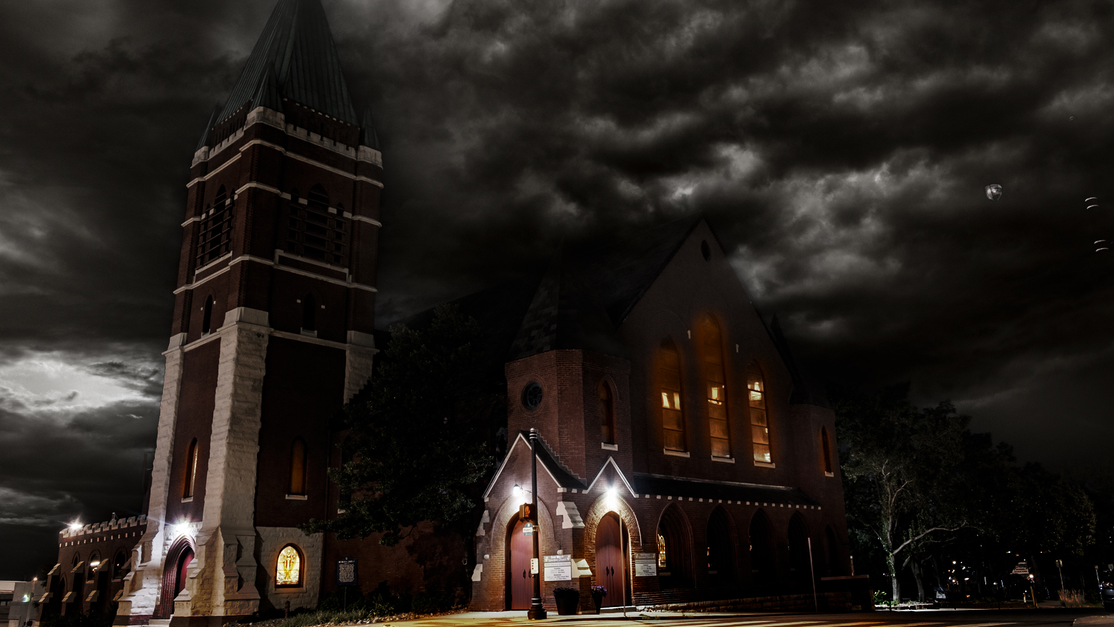 Creepy photo of St. Mary's Episcopal Church